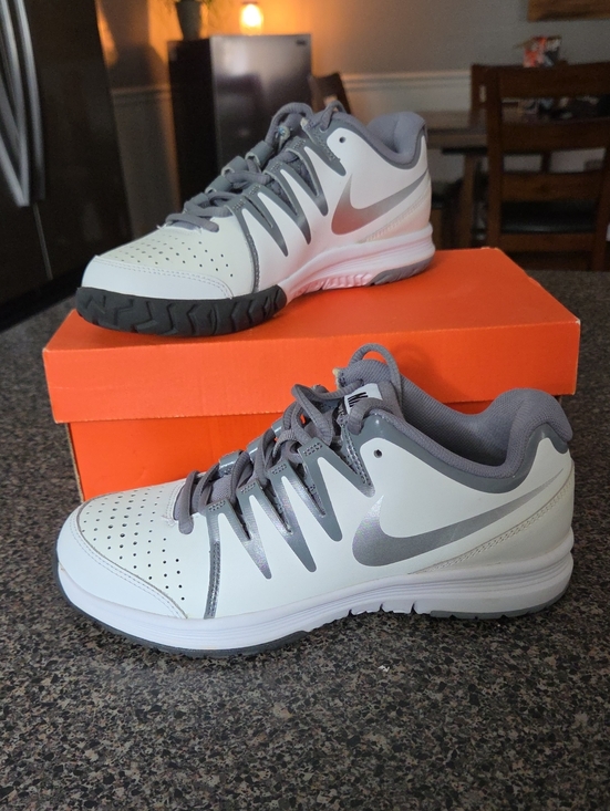 Nike Shoes - Womens Nike Vapor Court